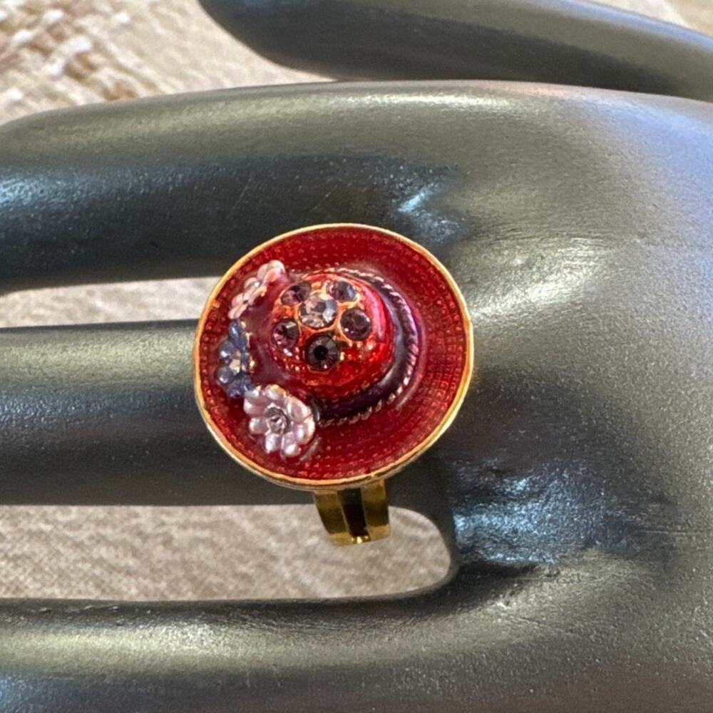 Adjustable, Size 8, Red Hat Society Gold Tone Ring with Three Flowers - Picture 2 of 3